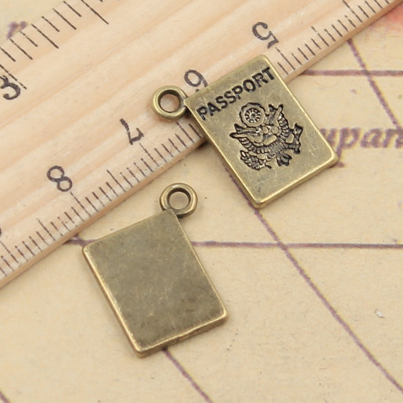 10 adet Charms kitap pasaport  - Vintage Fashion Coloring Book incelemesi ve fiyatı